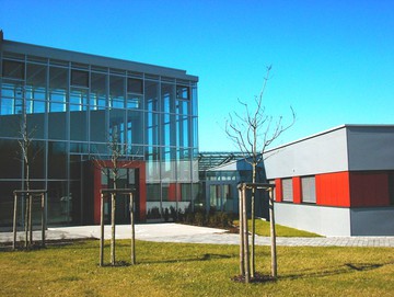 Bürogebäude in Paderborn in Holzrahmenbau mit Pfosten-Riegel-Fassade