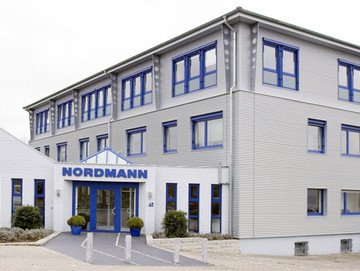 Auftockung in Holzrahmenbau des Bürogebäudes der Firma Nordmann